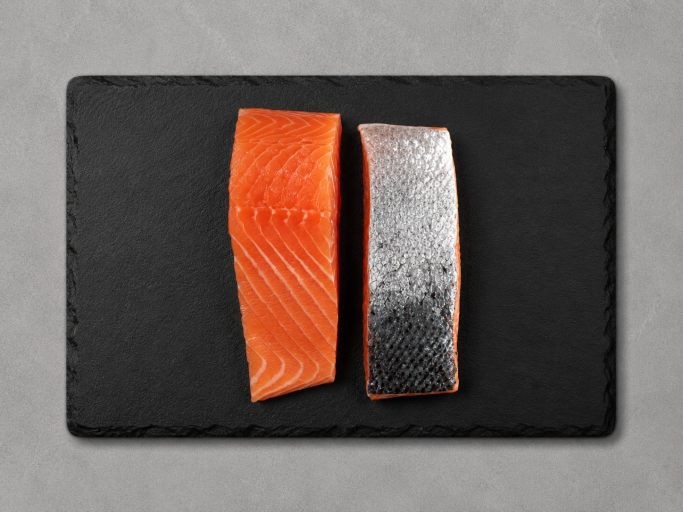 Frisches Lachsfilet mit Haut aus Norwegen · Norwegisches Lachsfilet frisch · Frisches Lachsfilet pariert und entgrätet · Frischer Lachs zum Braten und Grillen · Frisches Lachsfilet von Delishopper